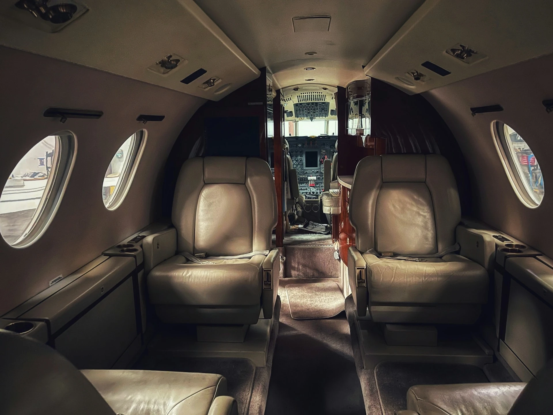 Jet interior